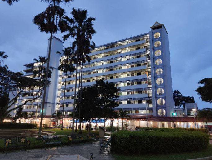 本地組屋也可以變得很有趣,一瞬間變彩虹了