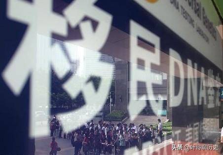 李光耀：为何先在新加坡废汉语，后又扶持汉语学校发展