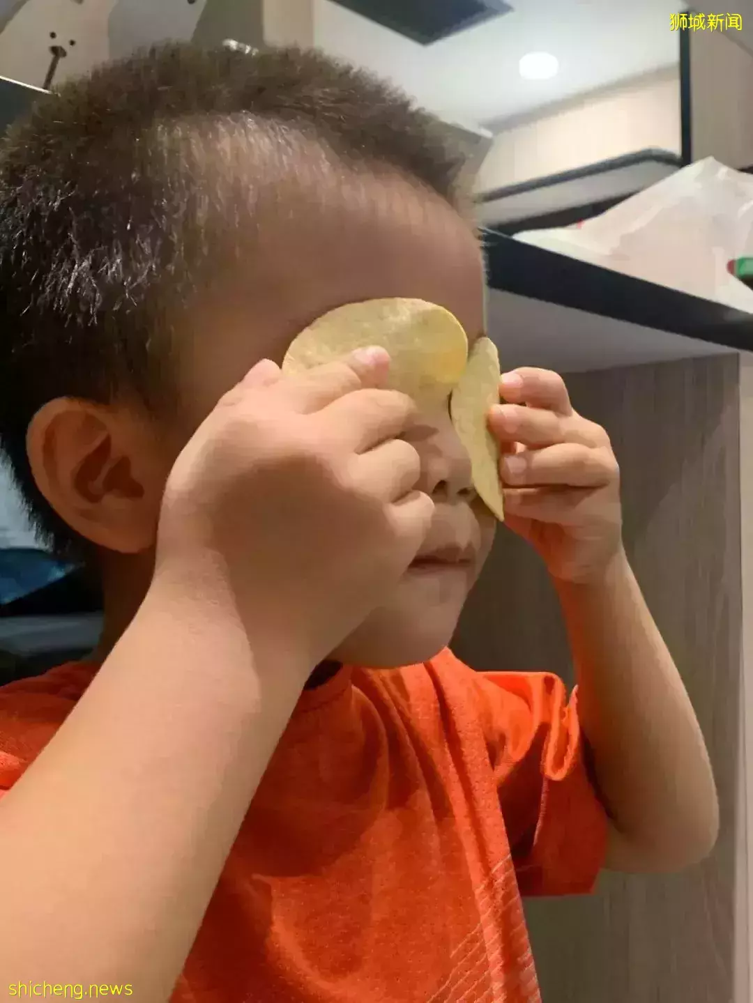 爲了國際化教育來新加坡!結果剛上學第二天就吃冰箱冷飯