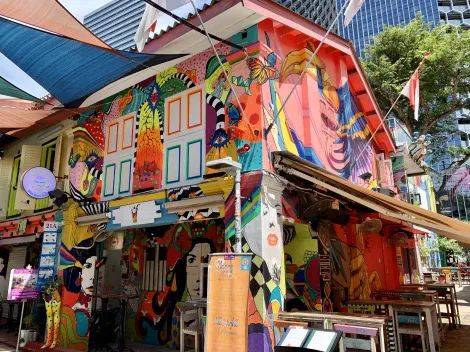 来马来文化馆户外草坪,和“可爱站岗喵星人”一起合个影!本周末还有特别活动