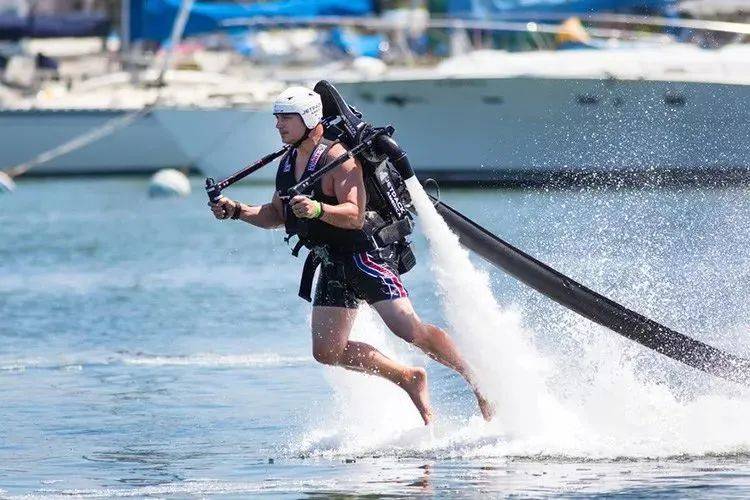 小坡岛情报 5种新加坡值得尝试的水上运动及其运动中心