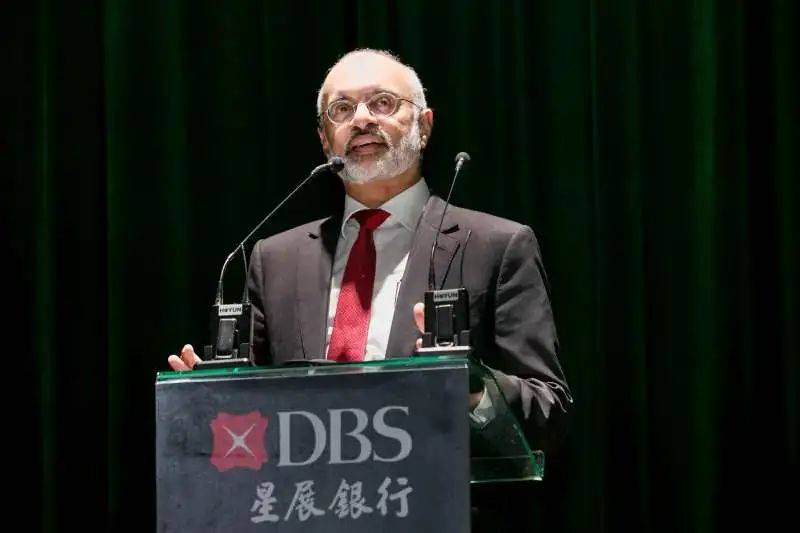 新加坡“打工皇帝”集體降薪,年薪只有918萬新幣了