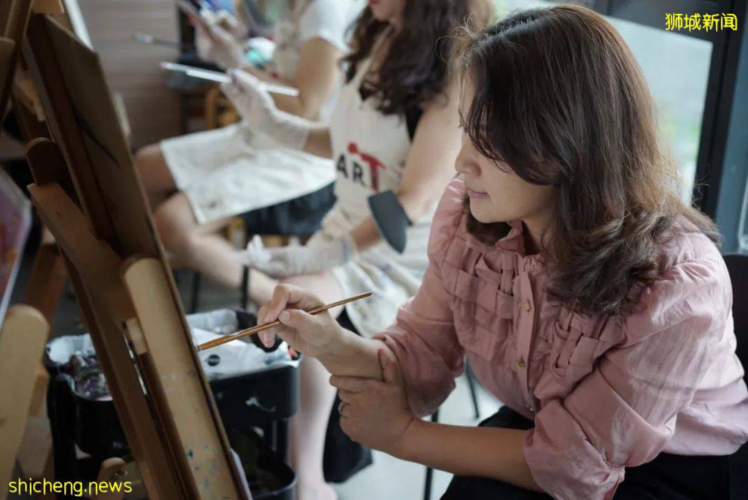 励志，被央视频频采访！从新加坡华文老师到亚洲杰出女性，这位中国妈妈的蜕变