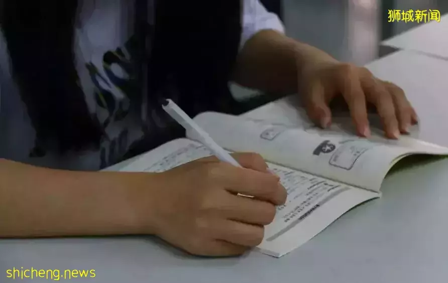 新加坡教育亂象“代寫作業”市場火爆,各路“槍手”蜂擁而至