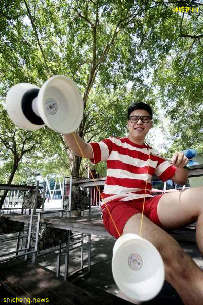 疫情暴发,街头表演活动戛然而止,在漫长的16个月里,本地街头艺人如何生活