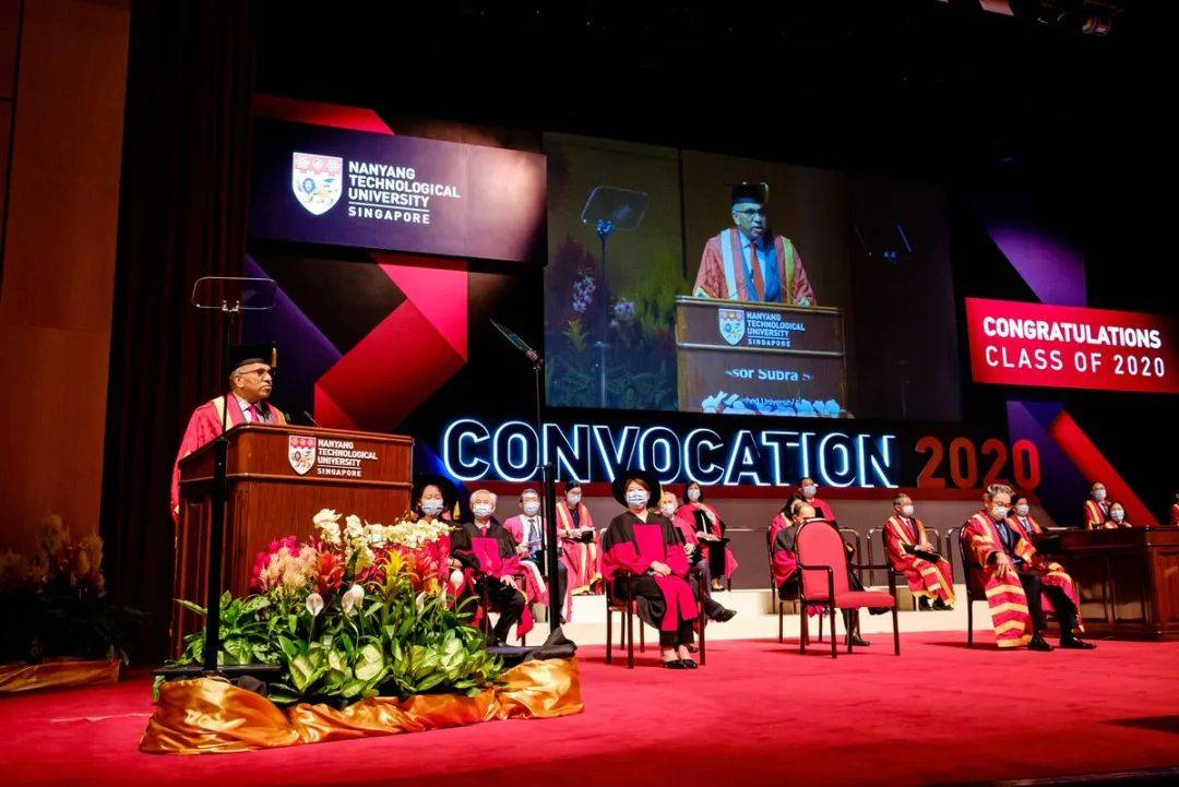 这华语说得贼溜!NTU 商学院毕业的语言天才