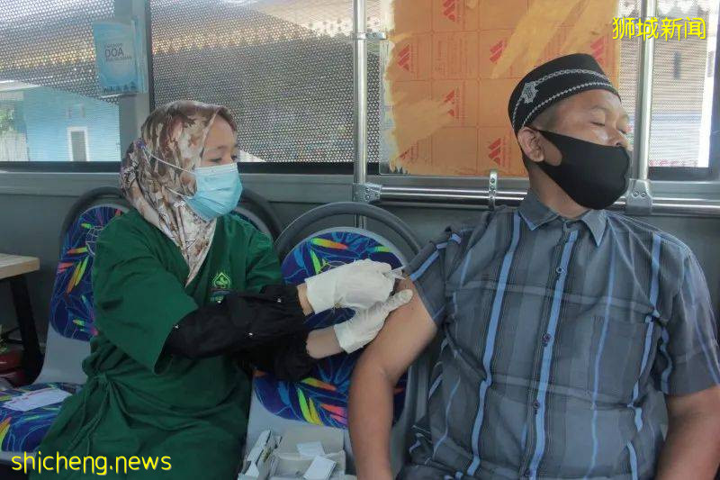 一印尼男子携带新冠病毒,非法游泳入境新加坡