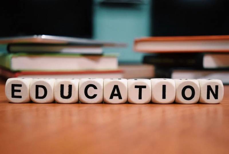 新加坡人力部数据显示全岛已有53%的新生婴儿父亲申请陪产假，为了催生新加坡已在四大方向不断释放福利