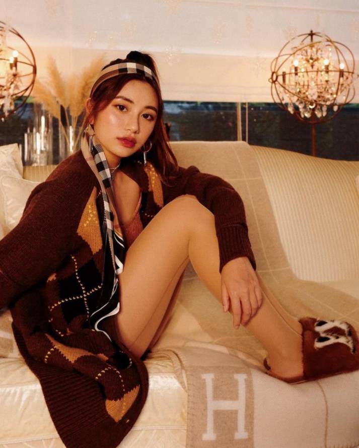 新加坡近期爆火的混血网红,竟是顶级名媛之女