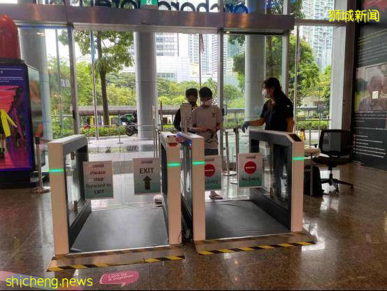 疫情转重之际 新加坡重振国际旅行