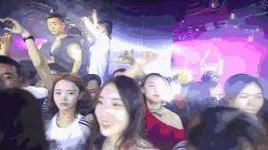 別罵了！成都確診女孩首發聲，自曝工作！央視評論刷屏，新加坡總理也曾這樣說