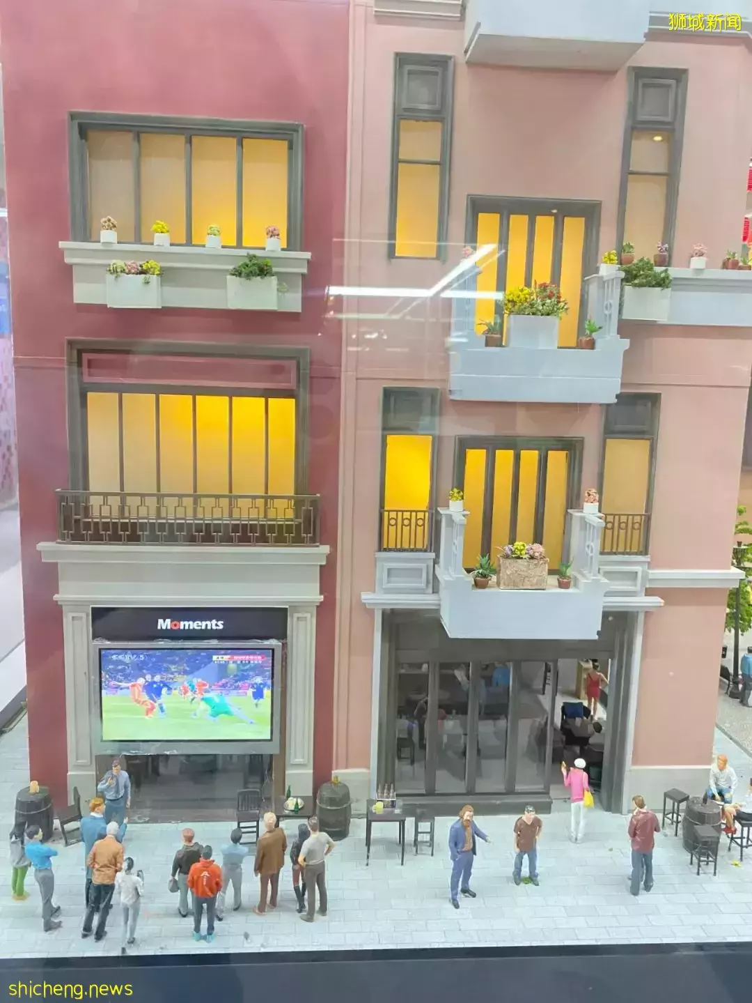 “細看香港”微觀藝術展亮相新加坡