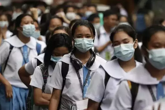 外媒:新加坡已放棄抵抗!李顯龍總理談抗疫內幕!英國正式徹底放飛