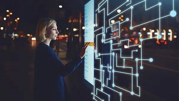 新加坡財政部長王瑞傑出席財富全球論壇,宣布新加坡將大力發展數碼經濟