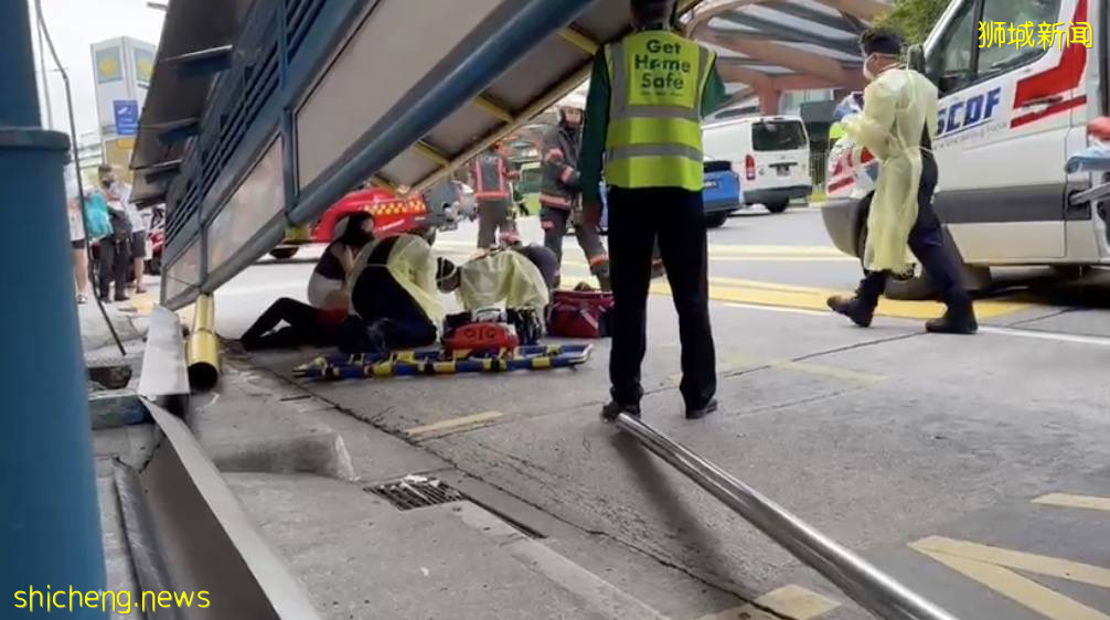 實拍新加坡巴士撞進德士站!頂棚倒塌、多人受傷,部長到場