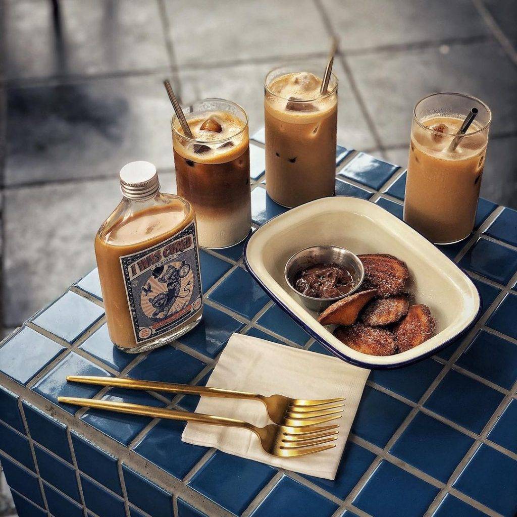 就在安祥山‼无招牌宝蓝色咖啡小店Maxi Coffee Bar☕浓郁好味道,喝了以后念念不忘💘