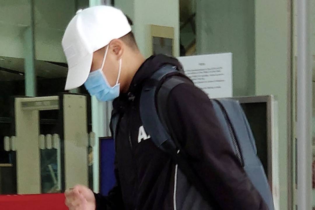 中國男子在新加坡強奸一名PR女性未遂，被判坐牢6年鞭刑3下！部長：高學曆性犯罪不應輕判