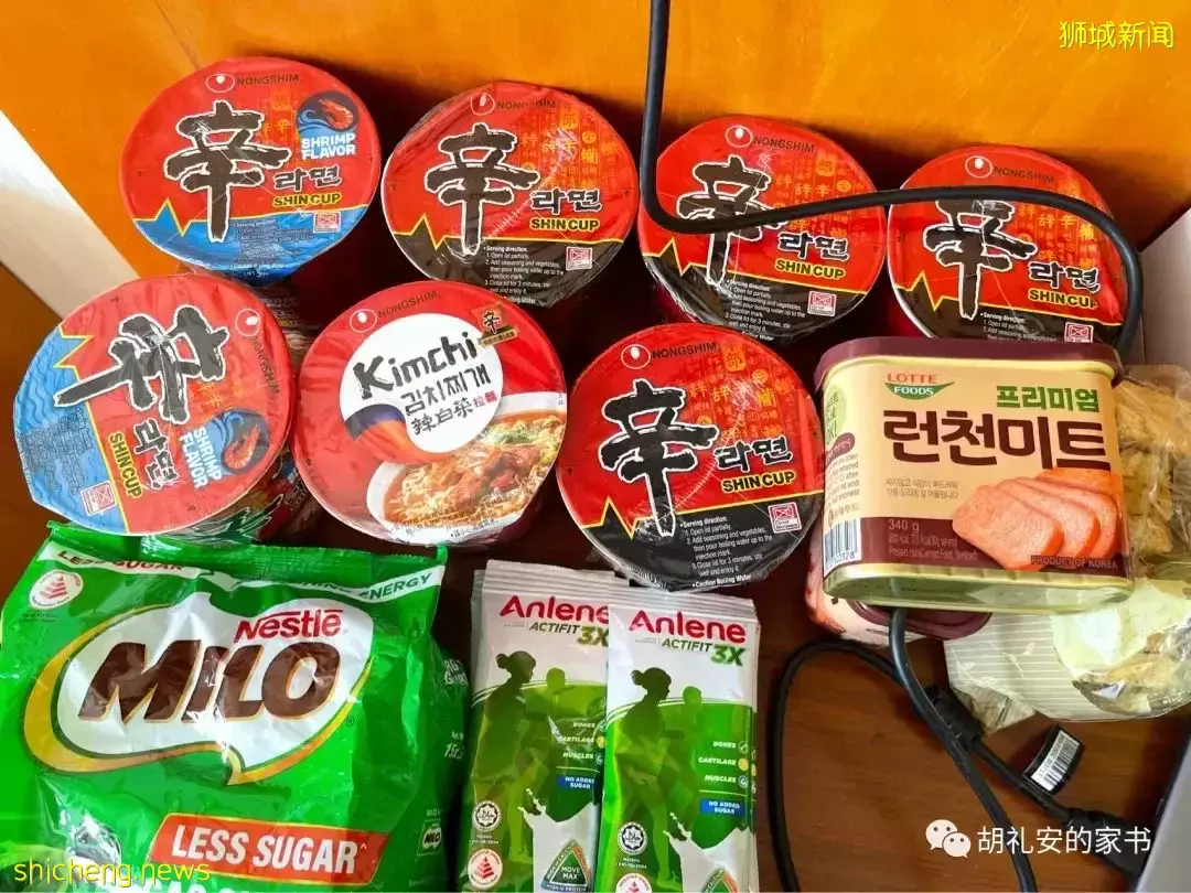 “从新加坡回到上海,封锁一再延长,我被卷入了这场前所未有的大事件”