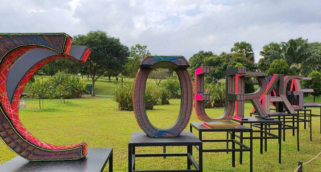 海岸步道全新装置✨ 14个艺术作品，穿梭8大公园🌳全长36KM，限时展出至6月6日✨ 