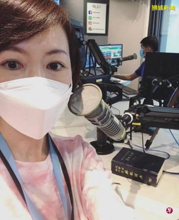 ◤新國大選◢王冠逸首次投票 “蒙面”仍遮不住星光