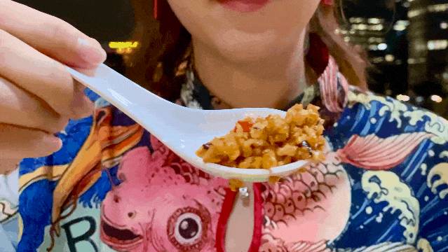 狮城港式粤菜四大名厨之一,坐镇新加坡河畔20年老字号,为你带来惊喜和福利