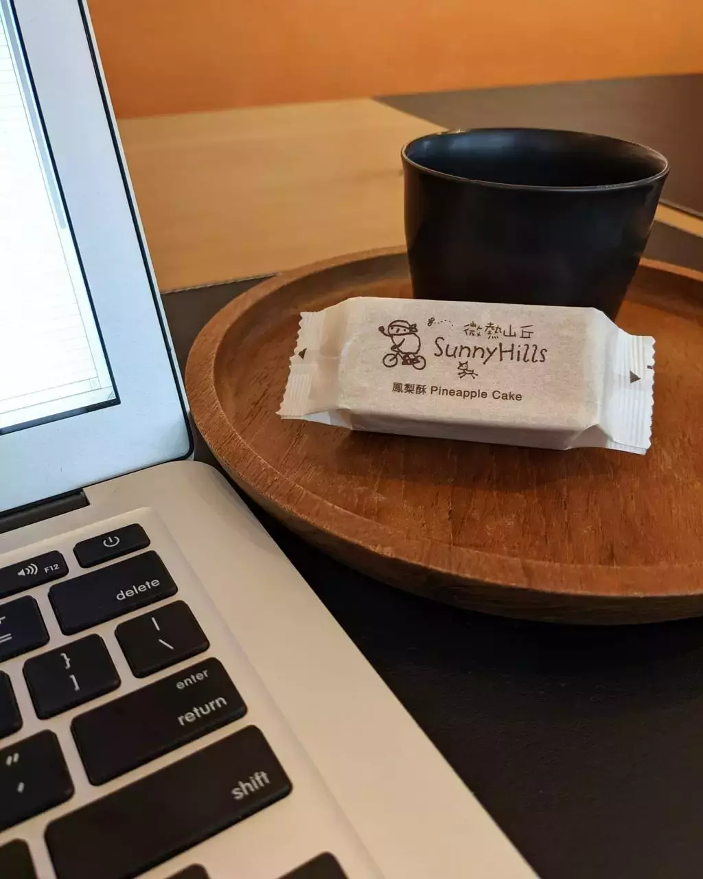 喜迎虎年!即日起到7 Eleven预订微热山丘凤梨酥,赠送Sanrio手提袋和红包封🧧