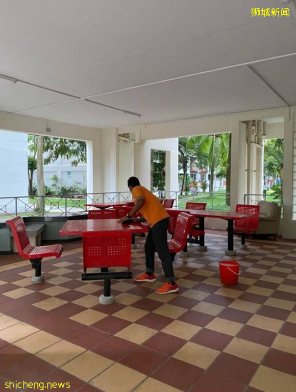 新加坡進入解封第二階段，清潔工們清潔消毒好忙碌