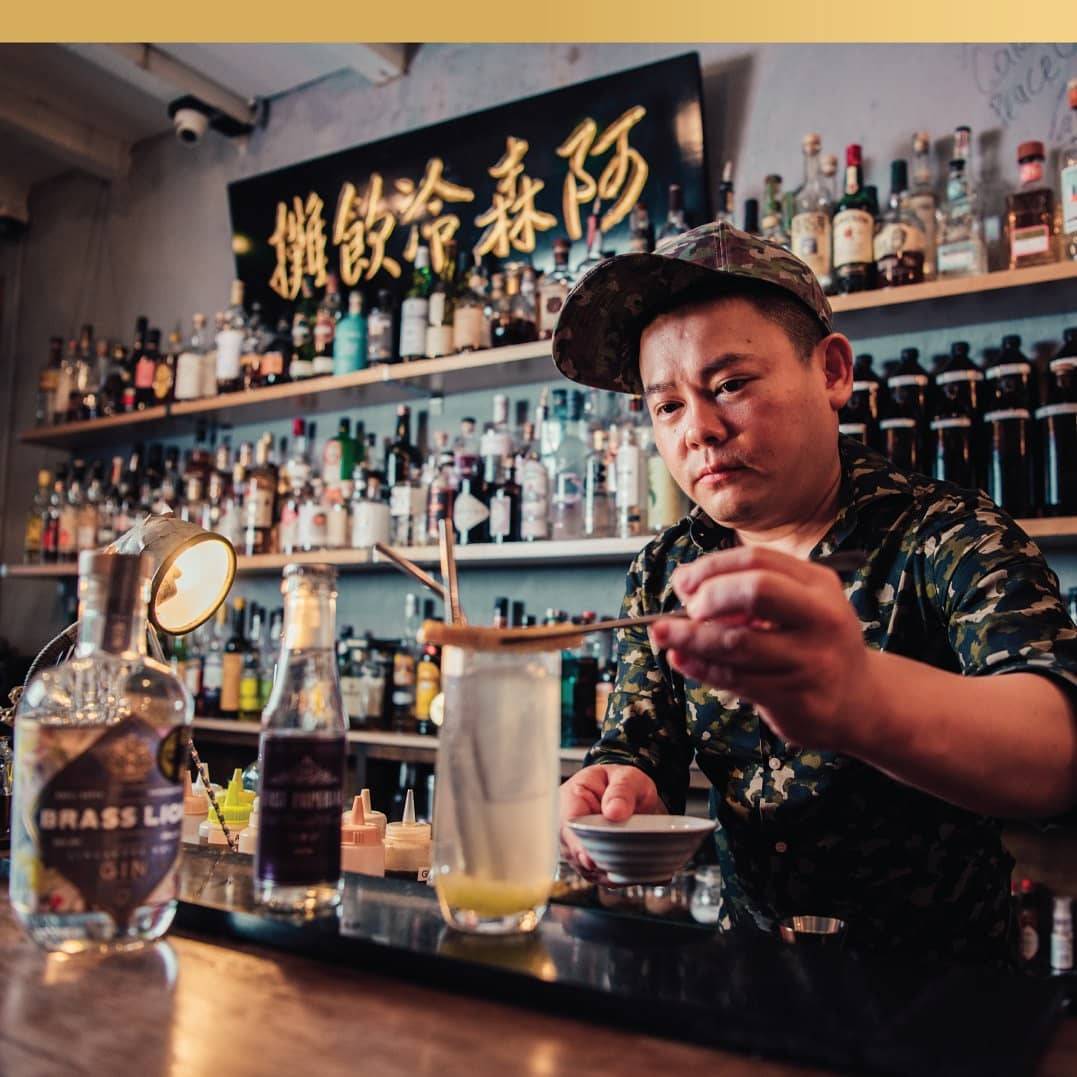 丟掉你的煩惱!新加坡“阿森冷飲攤”南洋風味隱藏酒吧🍻 特調雞尾酒+狂歡一整夜