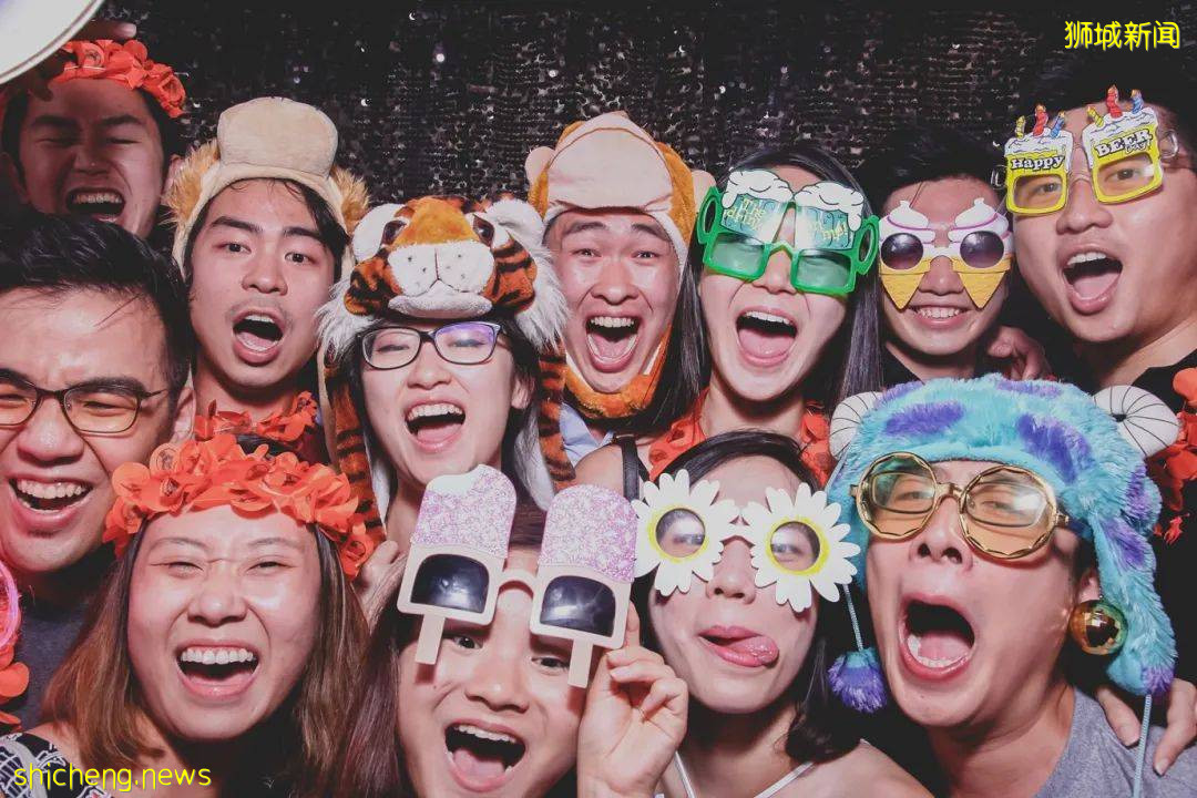 爺青回!新加坡多處街頭驚現大頭貼機,姐妹們拍起來