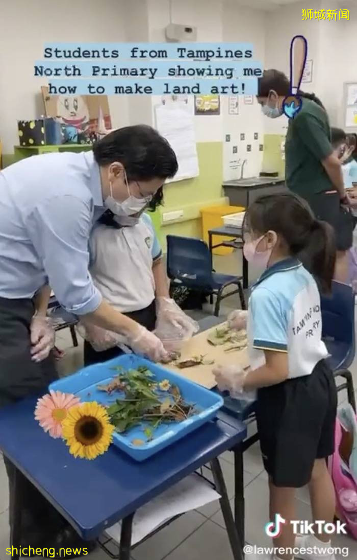 新加坡這個部長“親民值”爆表！注冊抖音賬號、自拍、曬小學證書