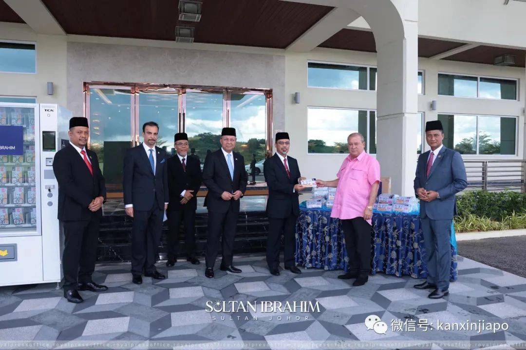 新加坡750万个免费口罩马国派发,260台自动贩卖机布满柔佛州