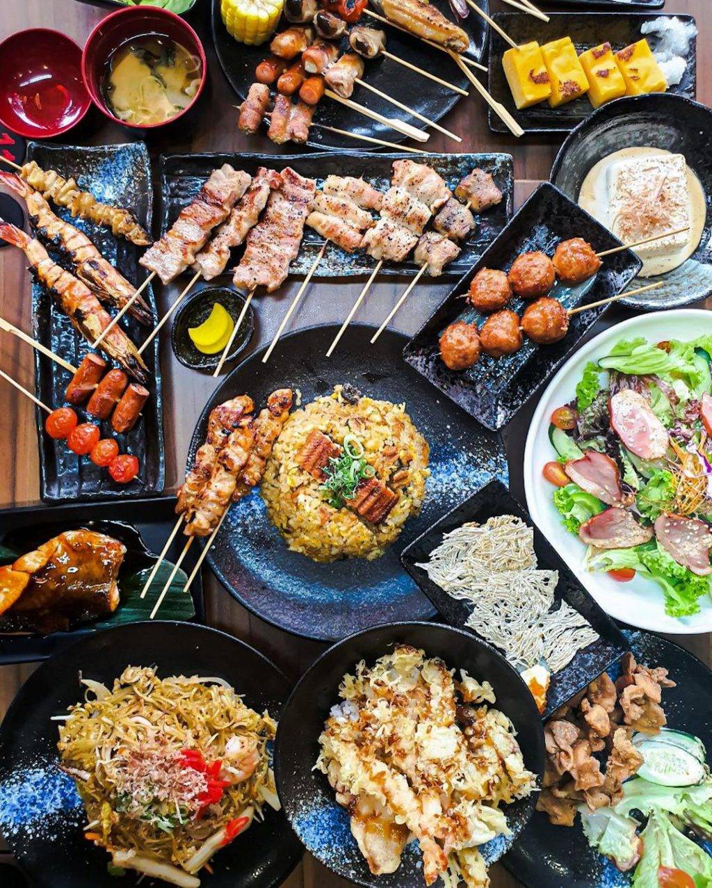 DIY自己动手烤🤩 新加坡手动自烤日式串烧,每串只要S$1🍢 边吃美食边喝小酒,下班聚餐绝佳地点