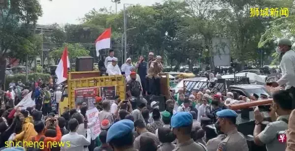◤印尼传教士遭拒入新◢北苏门答腊省回教组织 到新加坡总领事馆抗议 