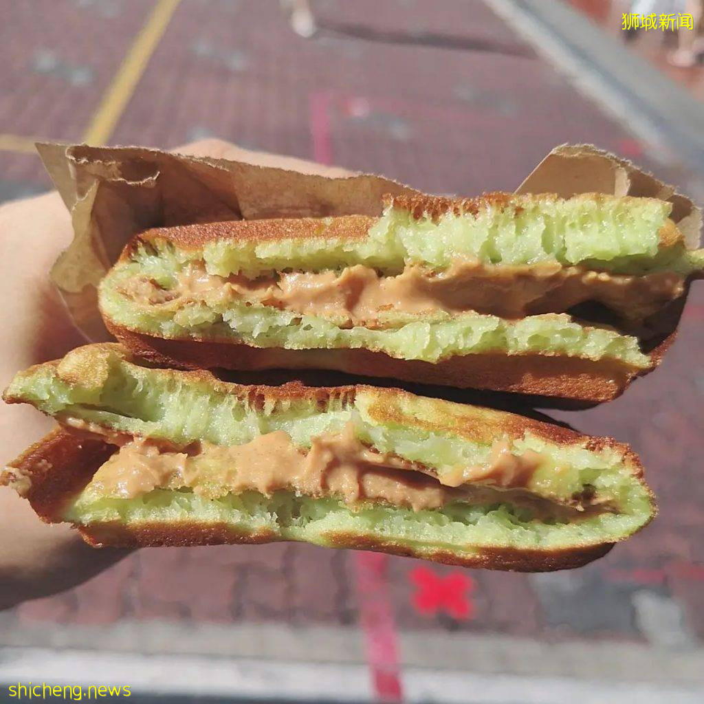 老店铺里的网红芋泥蛋糕卷🤩 浓郁绵密内陷,一口下去包满足!斑斓华夫饼也很上头💯