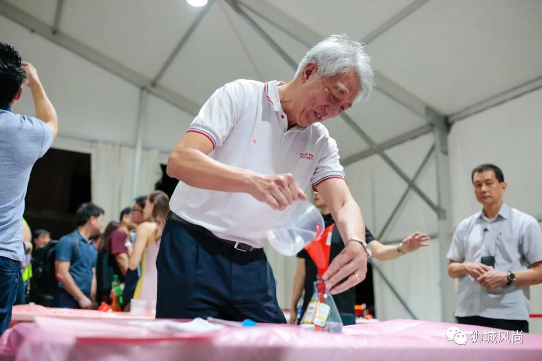 Temasek Foundation giving FREE Hand Sanitizers to households