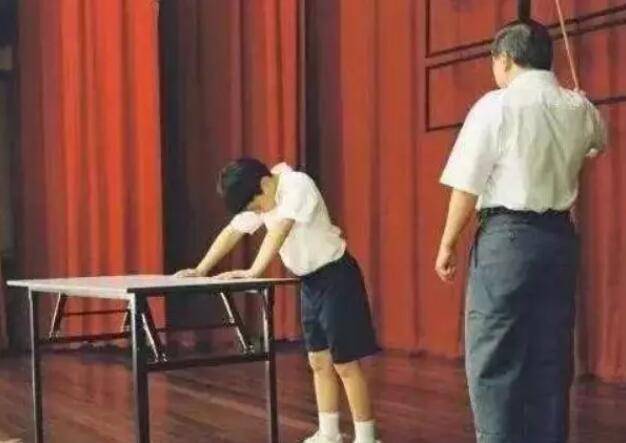 新加坡校园霸凌事件置顶,是谁触动了霸凌扳机