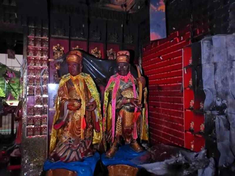 昨晚,新加坡三巴旺財神廟發生了大火,慘不忍睹