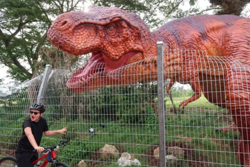 恐龍出沒,請注意