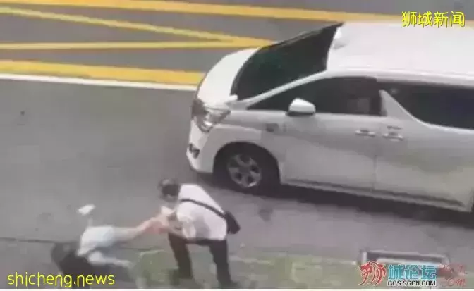 新加坡男子街头暴揍女子惹争议,网友:打女人算什么男人