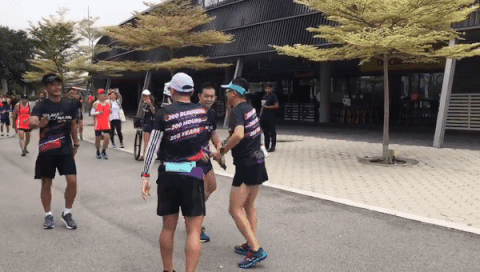 9天、200人、2000公里,新加坡总统都参与的义跑开赛了!