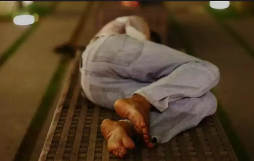 新加坡富人天堂？居者有其屋？夜幕下露宿街頭的流浪漢是否見過