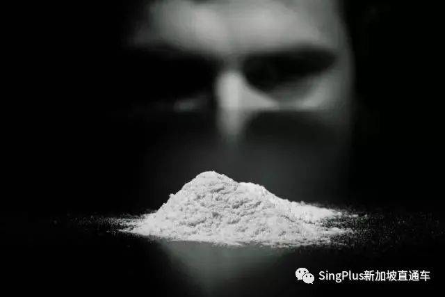 新加坡應該明白，在這件事上中國絕不會讓步