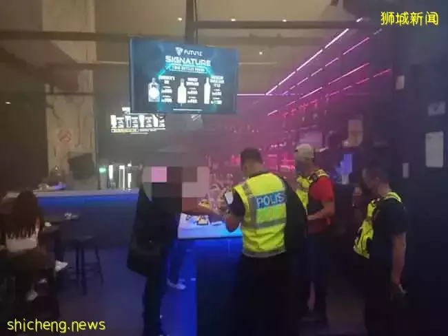 這些新加坡人去馬來西亞找“陪酒女”，被警方當場逮住