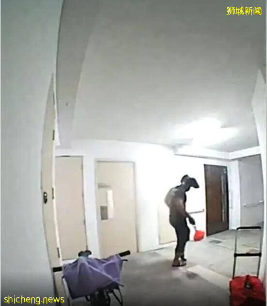 新加坡外卖小哥致敬迈克·杰克逊，一波月球漫步收获30元打赏