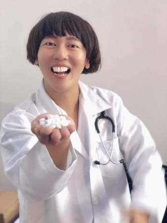 疫情危机中谋出路 “暴牙菇” 赖宇涵爆红