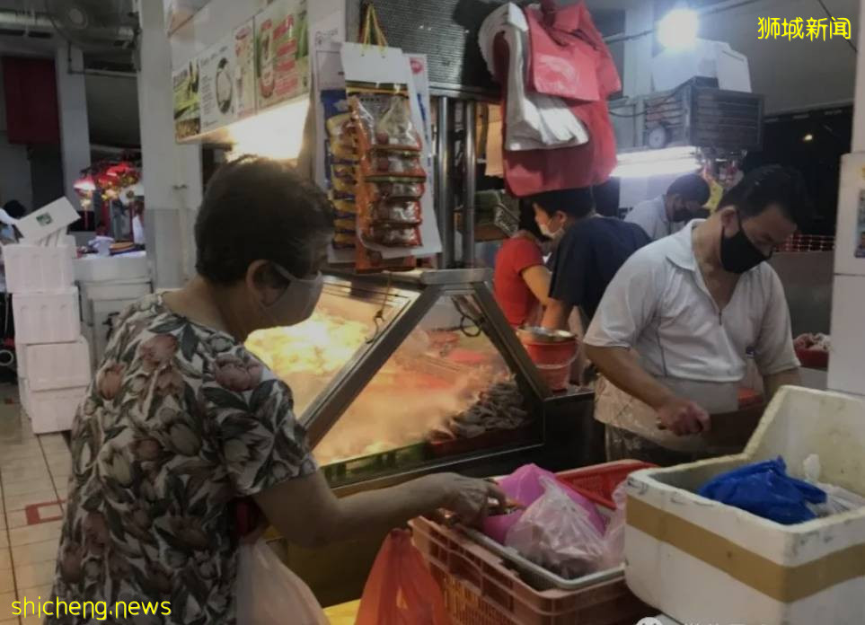 新加坡越來越多的人因戴口罩引發疾病,網友支招、發大招