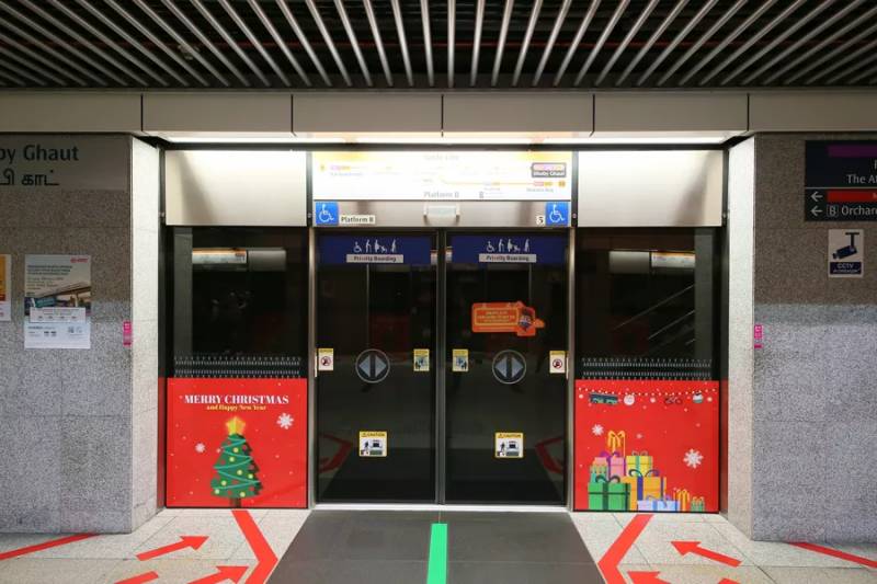 圣诞版地铁和公交来喽,遇到了记得打卡发圈儿
