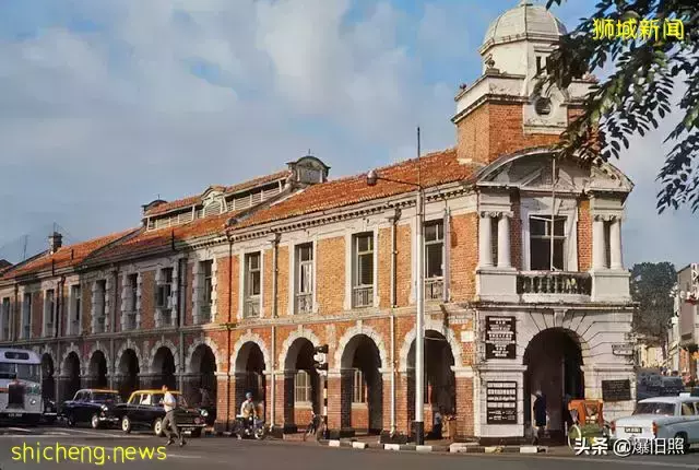 45 張照片,捕捉 1971 年新加坡的街景,來尋找中華文化的痕迹吧