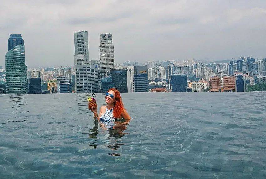 新骗局!新加坡地标酒店房间“便宜卖”,他捞走36万新币