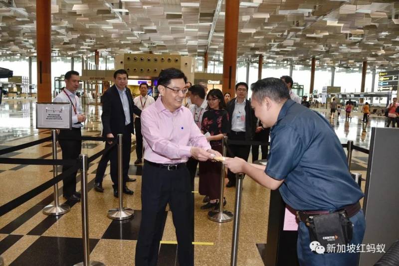 此刻防疫大战中，新加坡的未来总理幕后做了些什么
